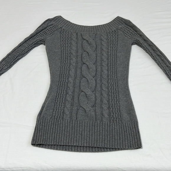 Guess Gray Knit Off the Shoulder Long-Sleeve Sweater - Picture 9 of 10
